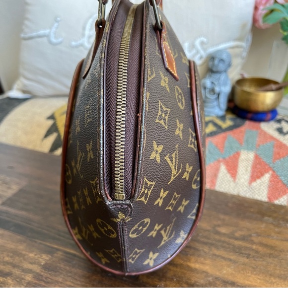 Louis Vuitton Monogram Ellipse PM Vintage Hand Bag - Picture 8 of 17
